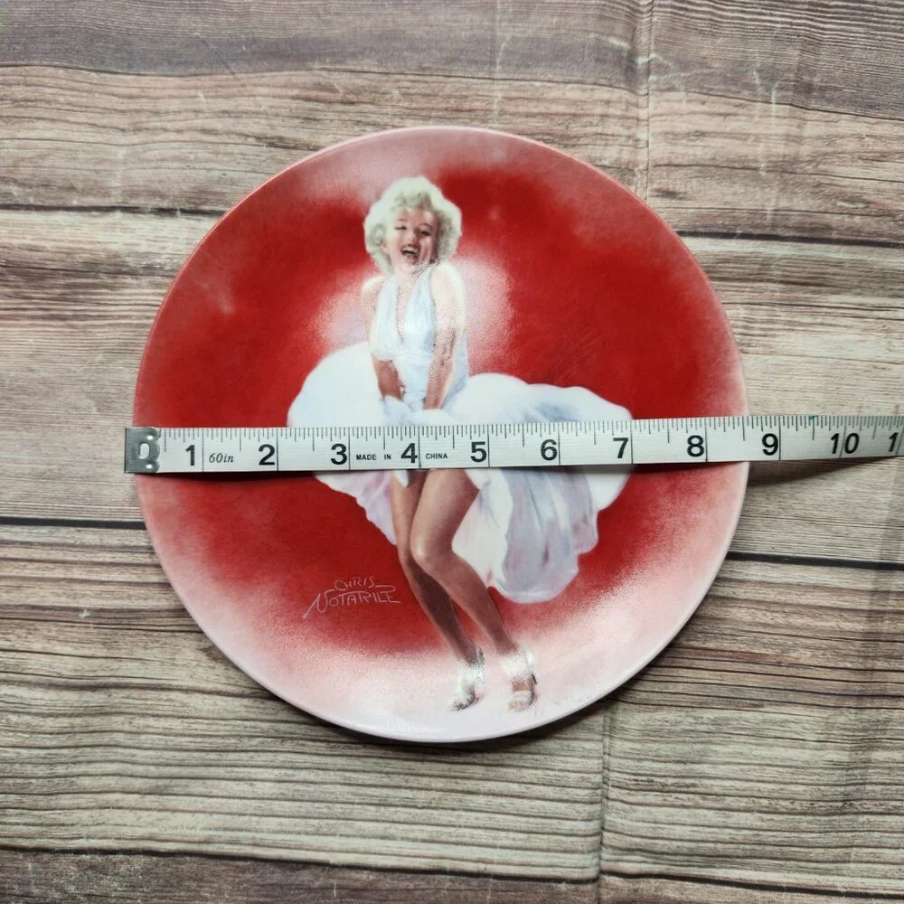 Marilyn Monroe The Seven Year Itch Collector Plate Art by Chris Notarile DELPHI